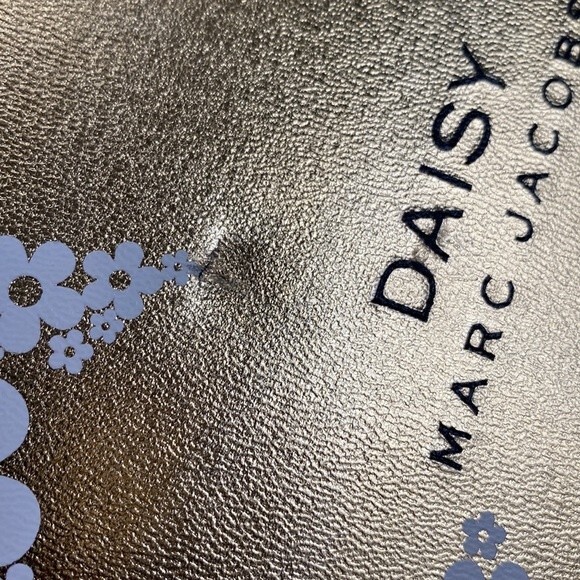 Daisy Marc Jacobs Gold Zipper Handbag Cosmetic Travel Case Only - Picture 7 of 10